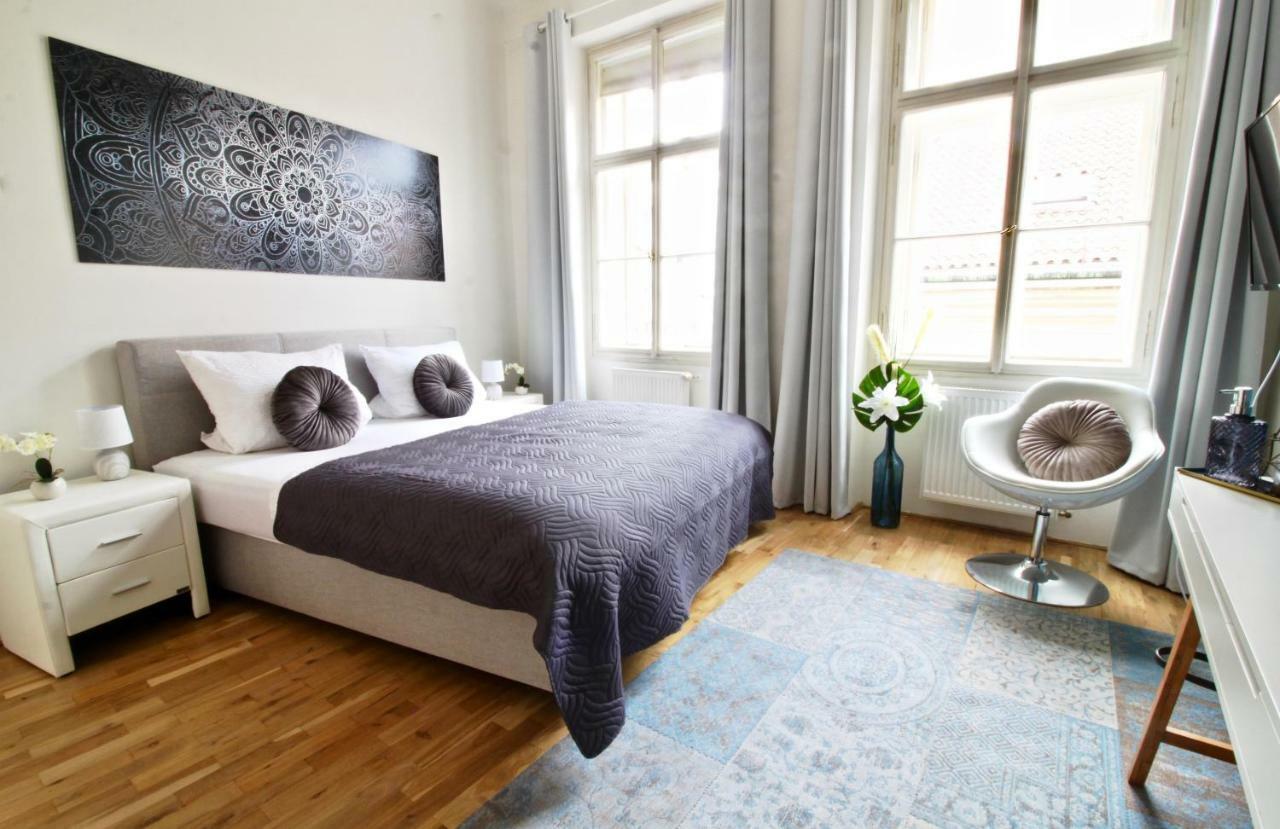 New Design & Style Apartment Old Town Xxl Прага Экстерьер фото